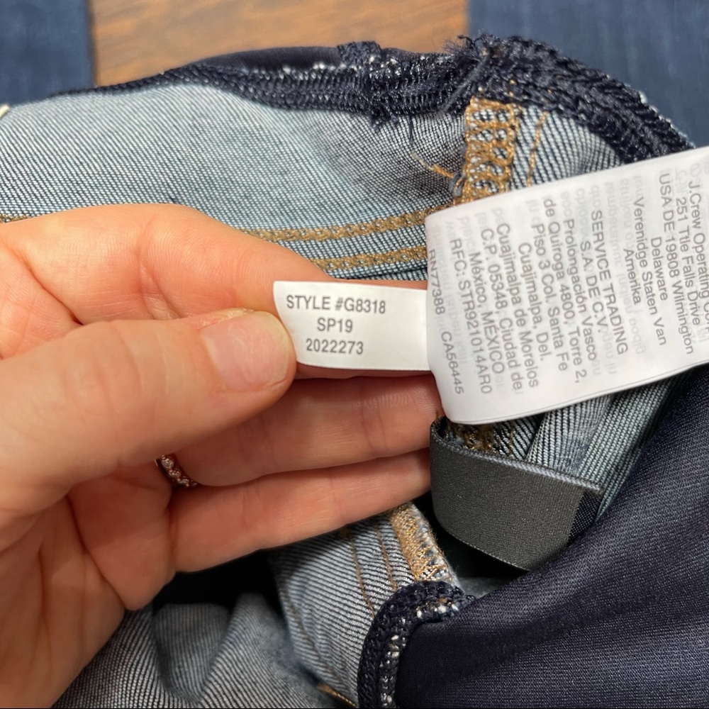 Madewell Maternity Over-the-Belly Skinny Jeans in Danny Wash - Picture 7 of 7
